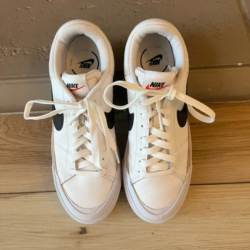 Nike Court Legacy Lift Women’s Size 7.5 - Picture 4 of 9